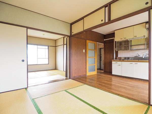 立川柏町団地16号棟