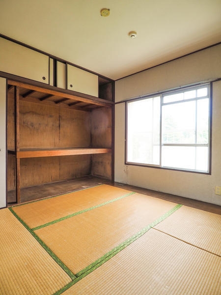 立川柏町団地16号棟