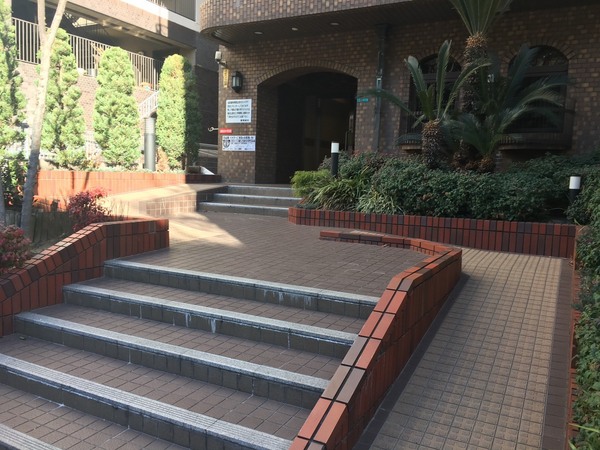 進和難波ハイライフ