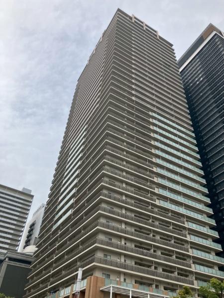 ローレルタワー難波