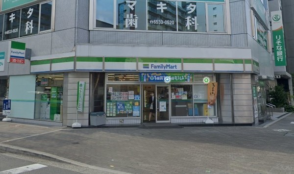 メゾンドヴィル北堀江(ファミリーマート南堀江三丁目店)