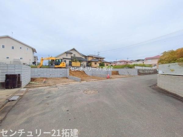 木更津市八幡台6丁目新築住宅・1号棟(前面道路含む現地写真)