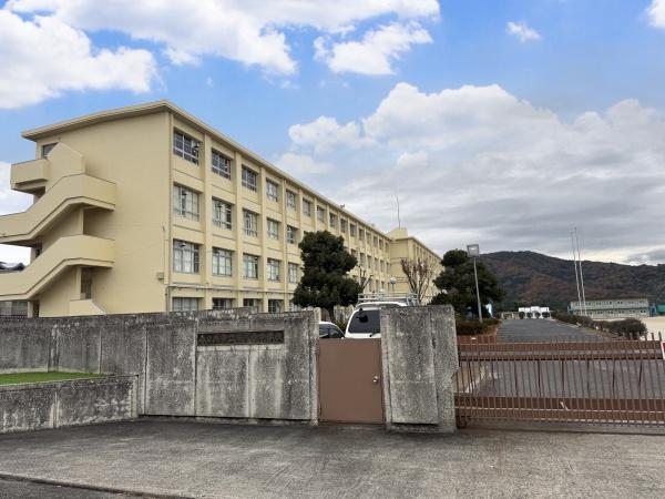 春日井市石尾台3丁目の土地(石尾台中学校)
