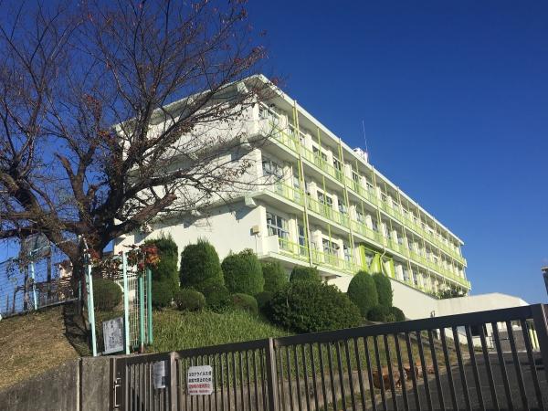 岩成台西団地(春日井市立岩成台西小学校)