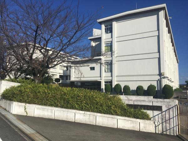 岩成台西団地(岩成台中学校)