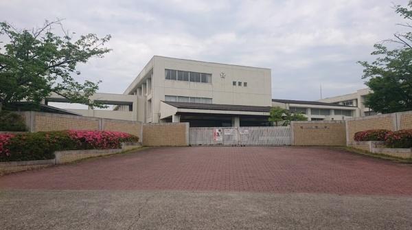 可児市桜ケ丘４丁目の土地(東可児中学校)