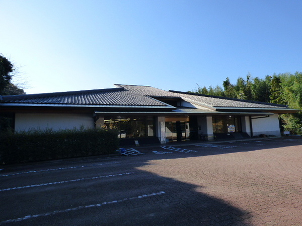 知多郡阿久比町大字植大字植山ノ神の土地(阿久比町立図書館)