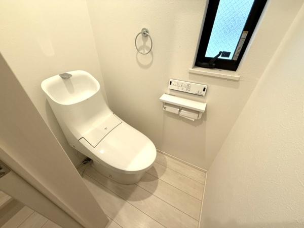 荒川区東尾久3丁目の中古一戸建て(トイレ)