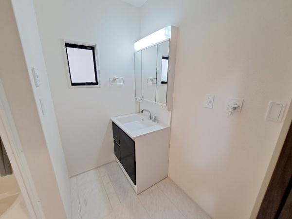 西東京市向台町6丁目の新築一戸建(洗面台・洗面所)