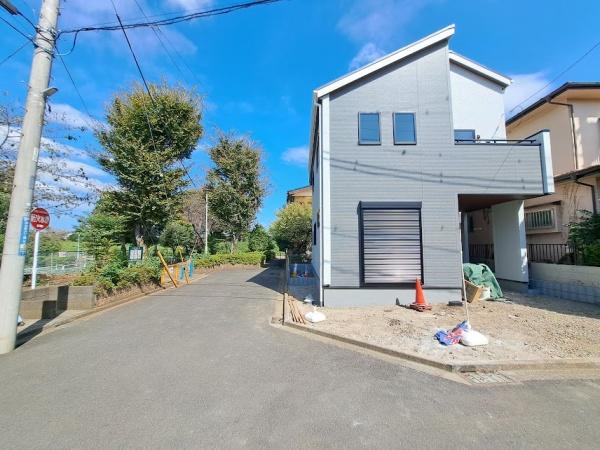 西東京市向台町6丁目の新築一戸建(前面道路含む現地写真)