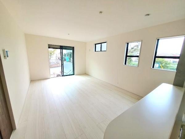 西東京市向台町6丁目の新築一戸建(リビング)