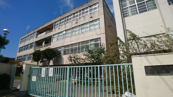 東久留米市下里5丁目の新築一戸建(東久留米市立下里中学校)