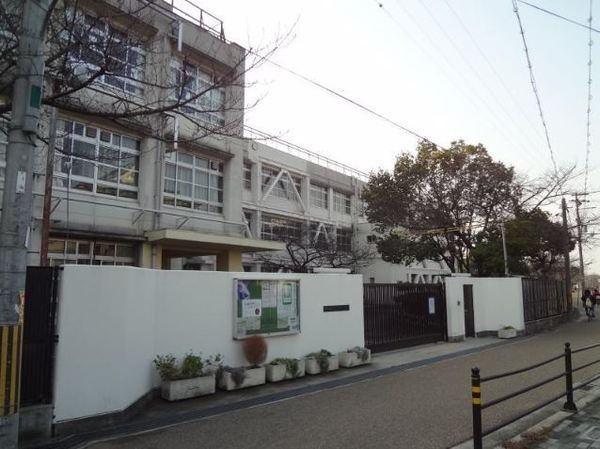 東大阪市大蓮東1丁目の中古一戸建て(東大阪市立金岡中学校)