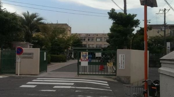 東大阪市上六万寺町の中古一戸建て(東大阪市立義務教育学校くすは縄手南校六万寺校舎)
