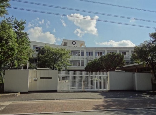 クレール八戸ノ里ソレイユ(東大阪市立意岐部東小学校)
