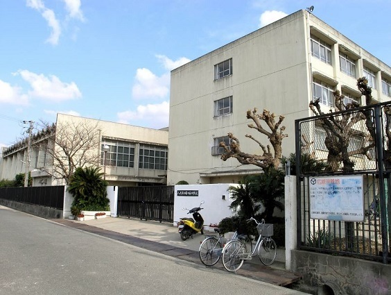八尾市曙町３丁目の中古一戸建て(八尾市立曙川南中学校)