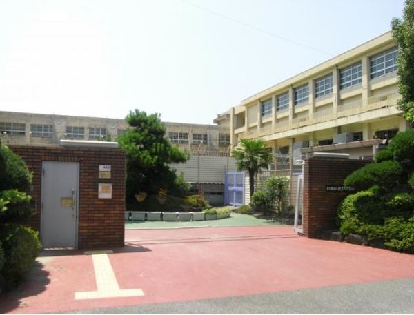 東大阪市本町の中古一戸建て(東大阪市立縄手北中学校)