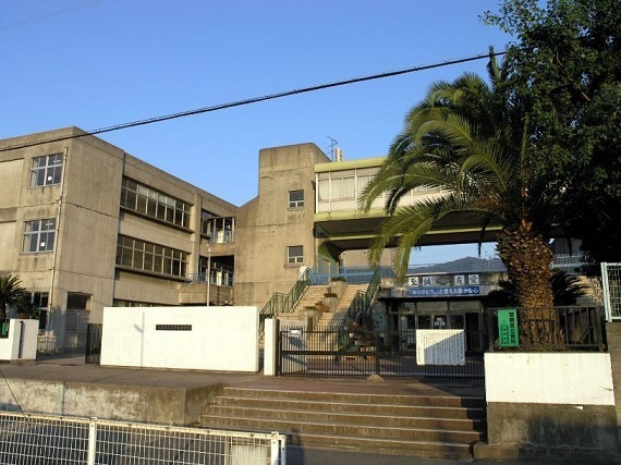 八尾市山本町北６丁目の土地(八尾市立上之島中学校)