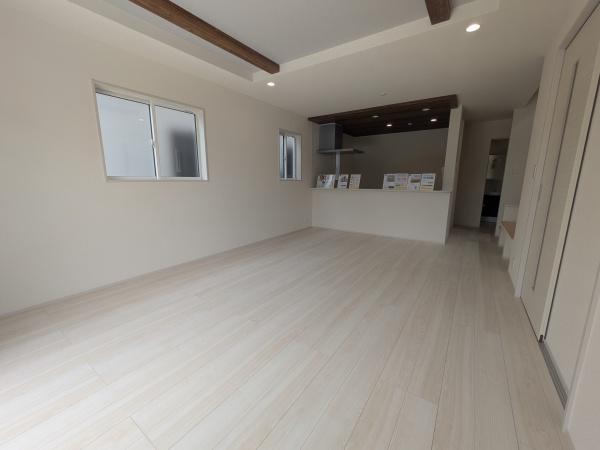 秦野市鶴巻南３丁目の新築一戸建