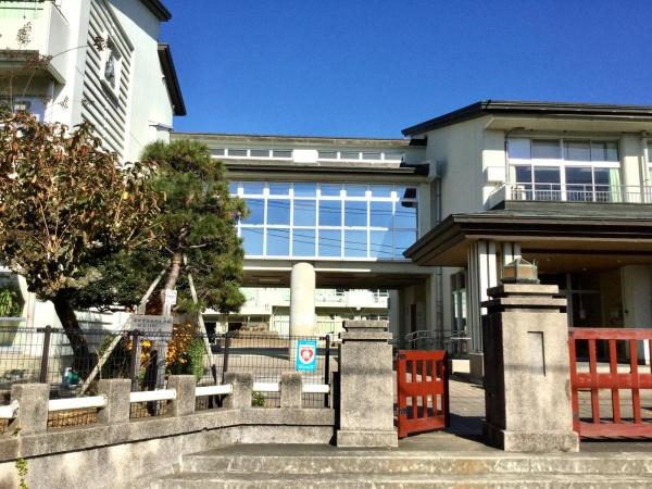 秦野市桜町２丁目の中古一戸建て(秦野市立本町小学校)