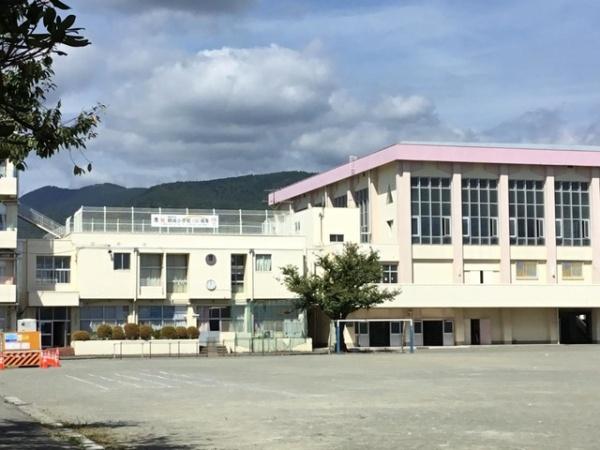 足柄上郡開成町延沢の中古一戸建て(開成町立開成小学校)