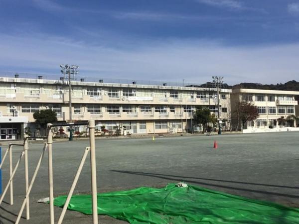 小田原市国府津の新築一戸建(小田原市立国府津小学校)