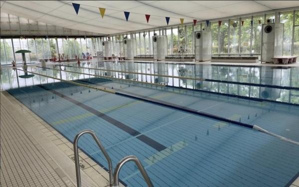 ホーユウコンフォルト鶴巻温泉(秦野市立おおね公園温水プール)