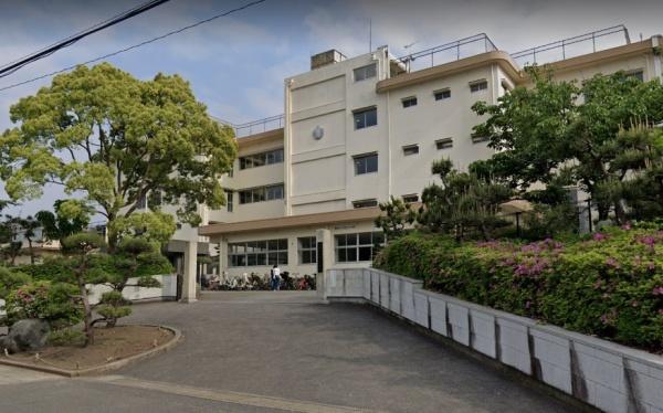 パレ平塚すみれ平壱番館(平塚市立花水小学校)