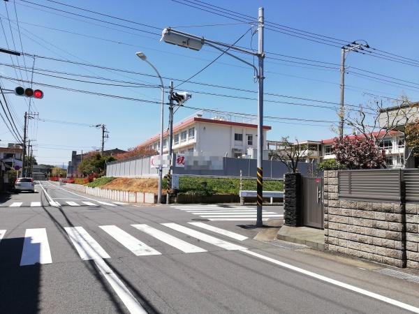 平塚市達上ケ丘の新築一戸建(平塚市立春日野中学校)