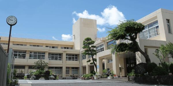 足柄下郡湯河原町鍛冶屋の中古一戸建て(湯河原町立湯河原中学校)