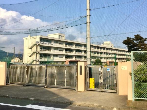 秦野市平沢の新築一戸建(秦野市立南小学校)