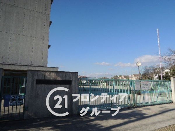 枚方市長尾東町２丁目の中古一戸建て(枚方市立杉中学校)