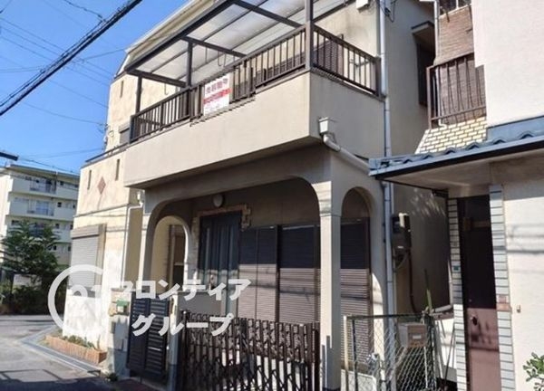 枚方市桜丘町　中古一戸建て