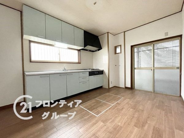 寝屋川市太秦中町　中古一戸建て