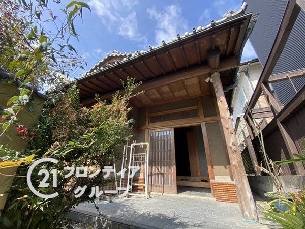 寝屋川市菅相塚町　中古一戸建て