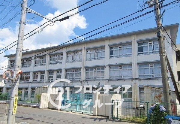 寝屋川市梅が丘2丁目の中古一戸建て(寝屋川市立第四中学校)