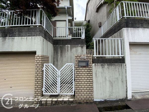 枚方市藤阪元町２丁目　中古一戸建て