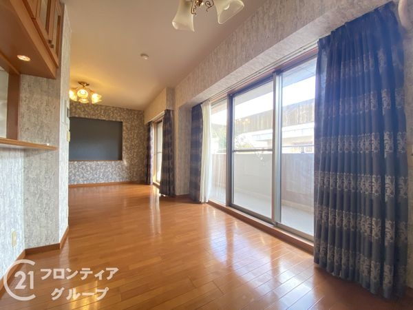 ロイヤルアーク東香里園町　中古マンション