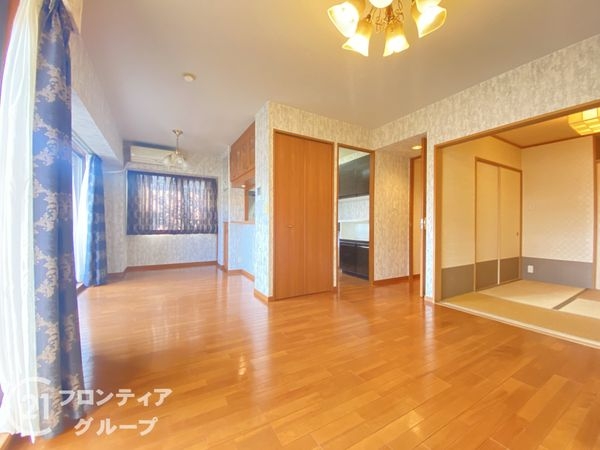 ロイヤルアーク東香里園町　中古マンション
