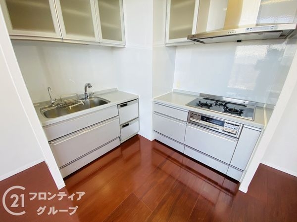 ロイヤルメドゥ香里園タワー　中古マンション
