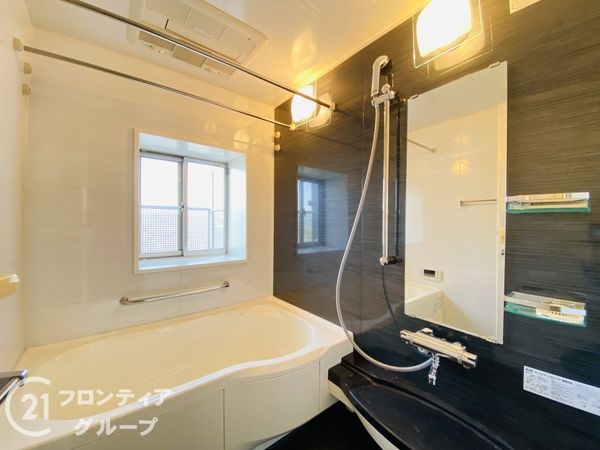 ロイヤルメドゥ香里園タワー　中古マンション