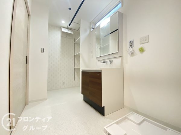 枚方市長尾元町１丁目　新築一戸建て