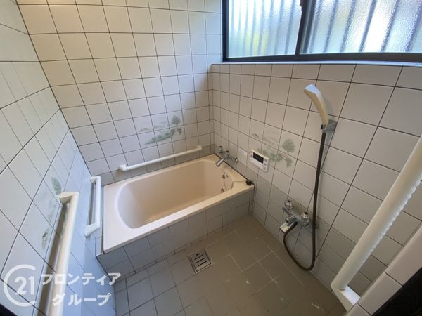 寝屋川市秦町　中古一戸建て