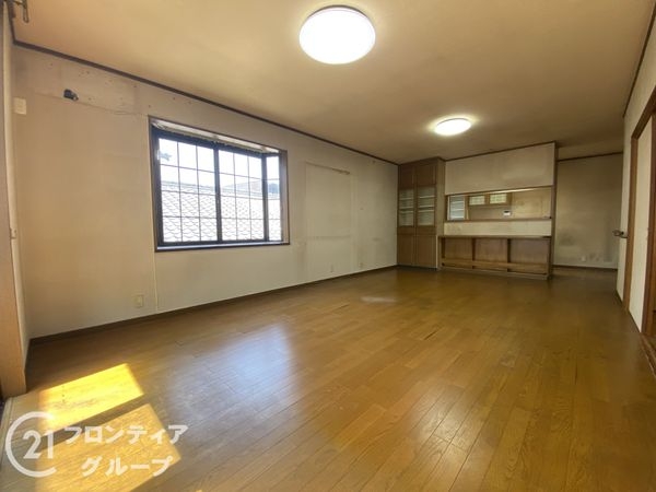 寝屋川市秦町　中古一戸建て