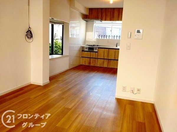 枚方市菊丘町　中古テラスハウス