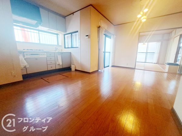 枚方市長尾家具町３丁目　中古一戸建て