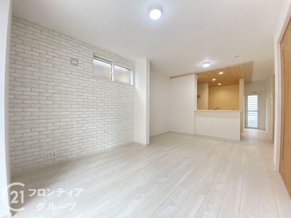 枚方市堂山２丁目　新築一戸建て　１期　全１区画