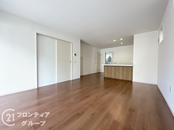 枚方市村野東町　新築一戸建て　１期　１号棟