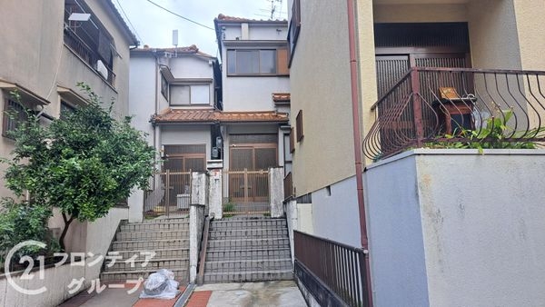 枚方市津田駅前２丁目の中古一戸建て
