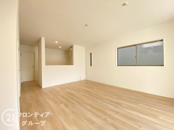 交野市倉治６丁目　新築一戸建て　第３４　１期　２号棟